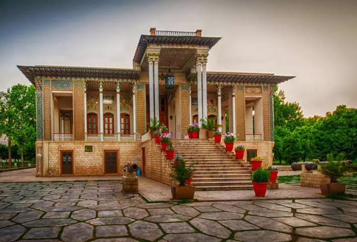 عمارت باغ عفیف آباد شیراز و موزه اسلحه 