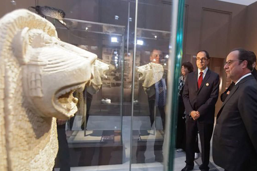 پیشنهاد نگهداری آثار در معرض تهدید سوریه و عراق در موزه لوور از سوی اولاند