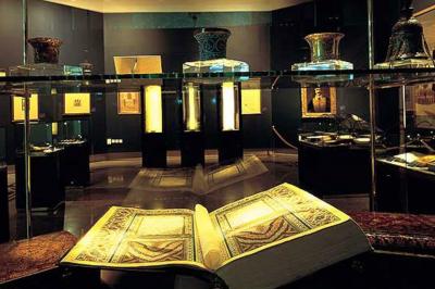 نمایش قرآن بایسنغری پس از ۷۰ سال در موزه ملی ملک 