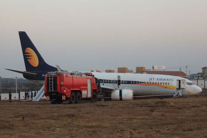 هواپیمای مسافربری هند در باند فرودگاه دچار لغزش شد