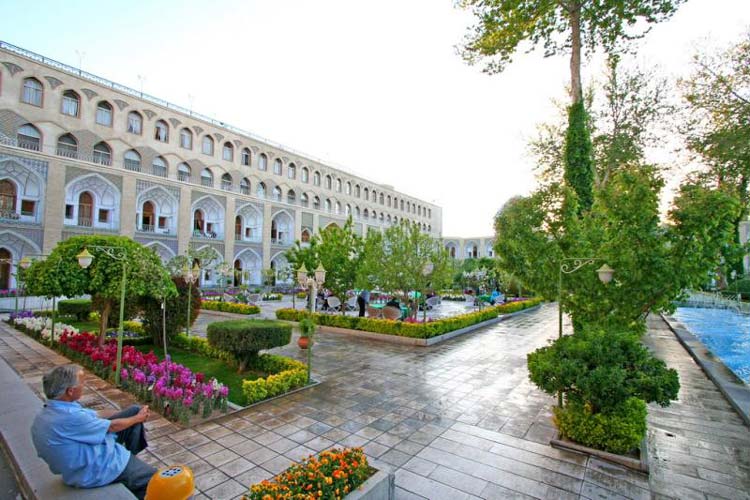 باغ بهار هتل عباسی