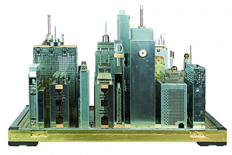 این مدل‌های شهری با قطعات کامپیوتری ساخته شده‌اند