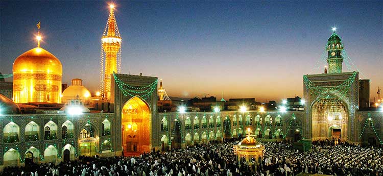 عکسی زیبا از برپایی نماز در حرم امام رضا