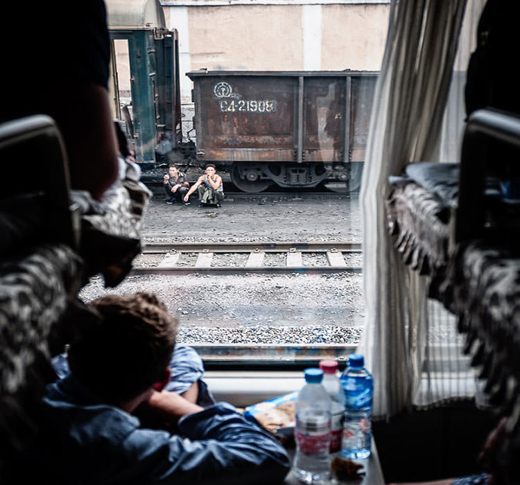 مردم کره شمالی از دریچه پنجره قطار