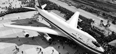 تماشا کنید: اولین پرواز هواپیمای بوئینگ 747
