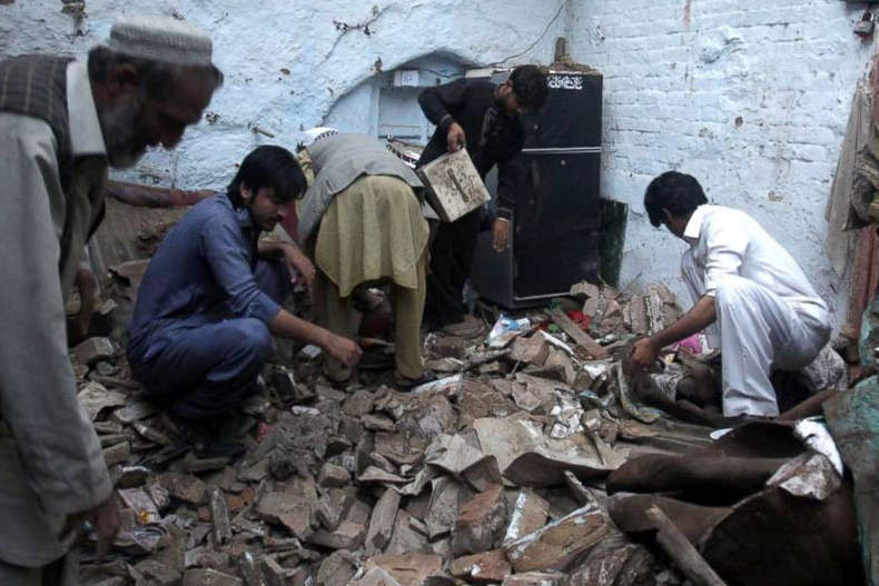 رانش زمین در پاکستان؛ ۳۰ نفر دفن شدند