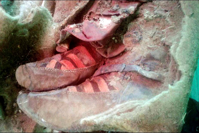 کشف یک مومیایی ۱۵۰۰ ساله با کفش‌ های مشابه کتانی‌ های آدیداس