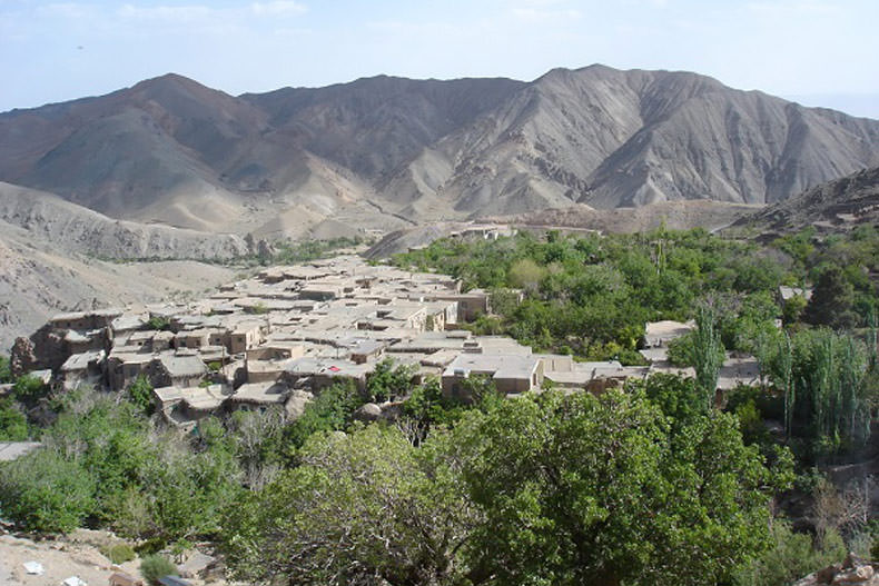 روستای چنشت؛ سرزمین رنگها