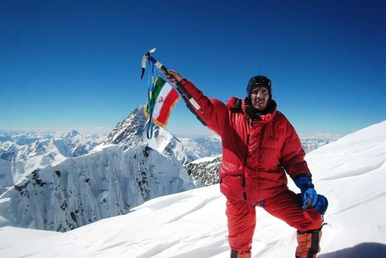 فتح قله اورست توسط یک ایرانی، بدون کپسول اکسیژن