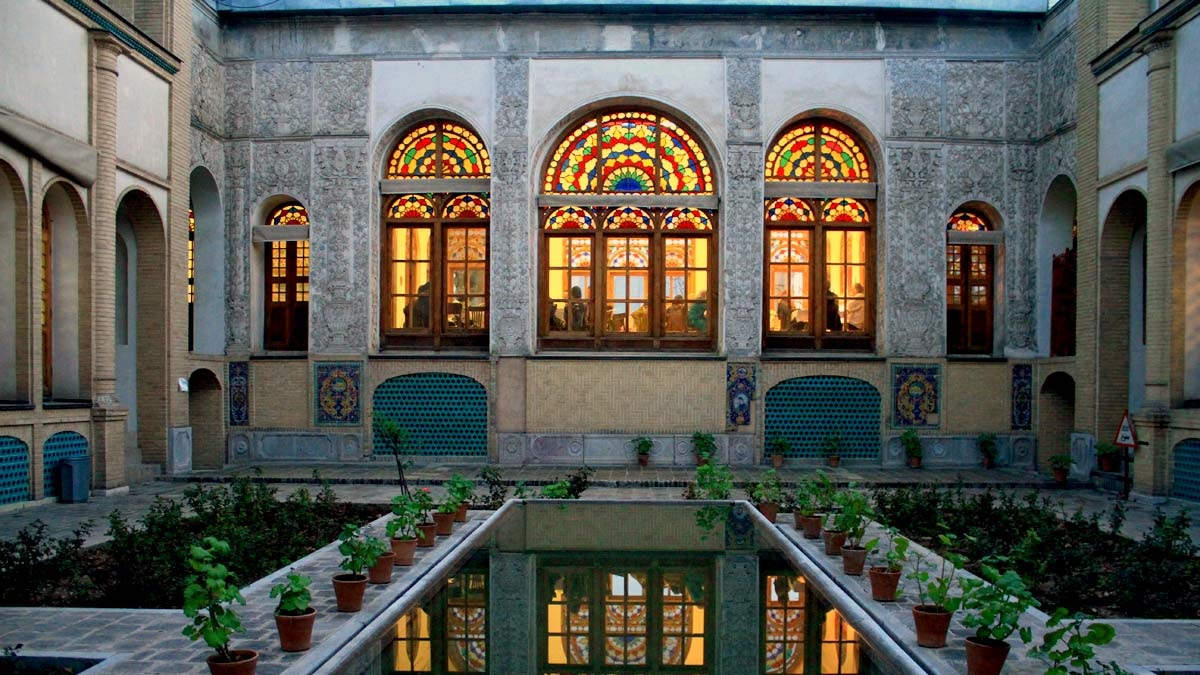 رونمایی «عمارت های ایران مدرن»