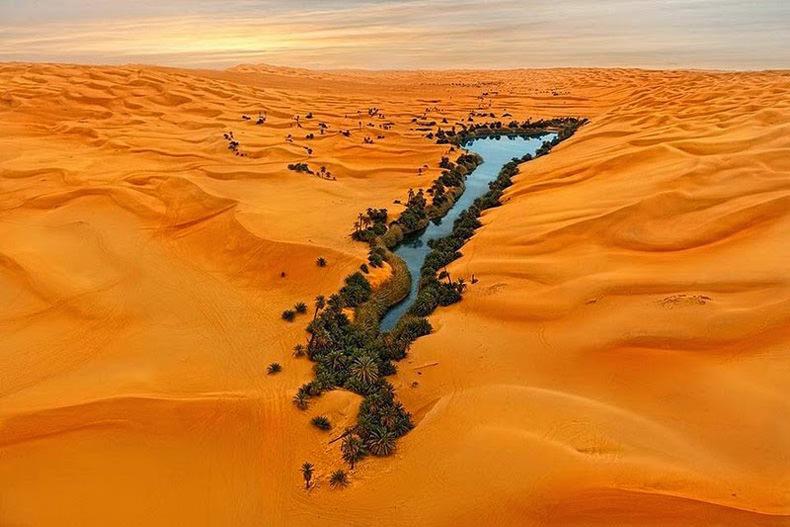 دریاچه‌ ای در دل کویر لیبی