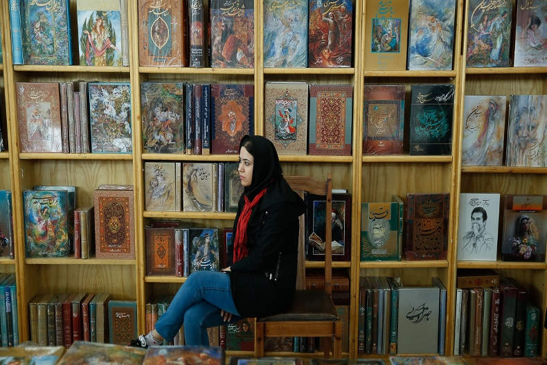 تعطیلی غرفه ۵ ناشر در نمایشگاه کتاب تهران