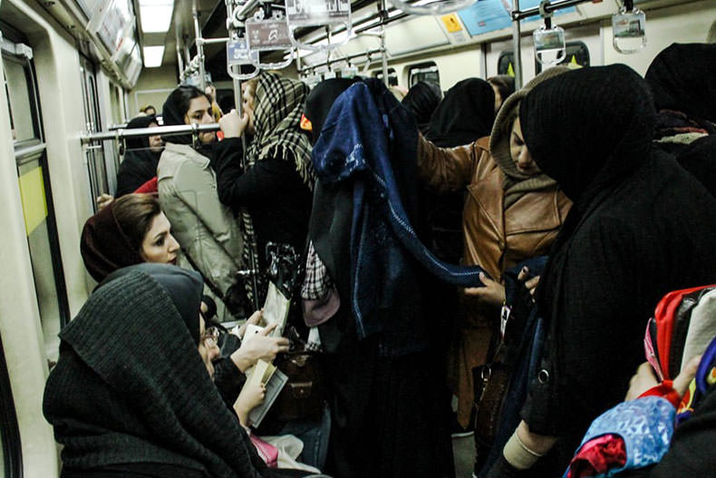 زنان، ۲۶ درصد مسافران حمل و نقل شهری تهران