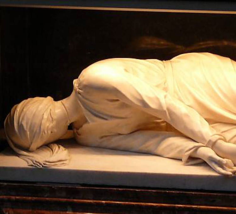 نمایشگاه جنازه‌های ترسناک قدیسان+ عکس
