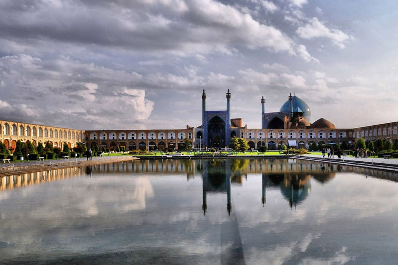 بزرگ ترین نمایشگاه صنایع دستی جهان در اصفهان راه اندازی می شود.