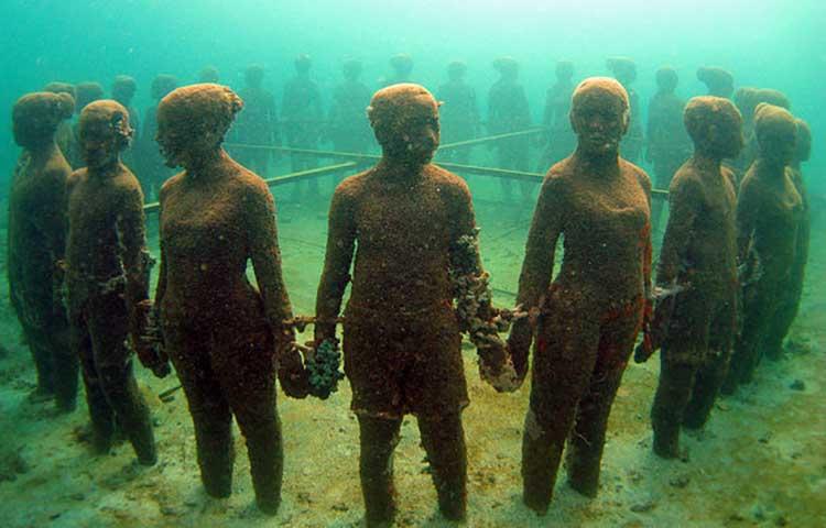 پارک مجسمه‌های زیر آب