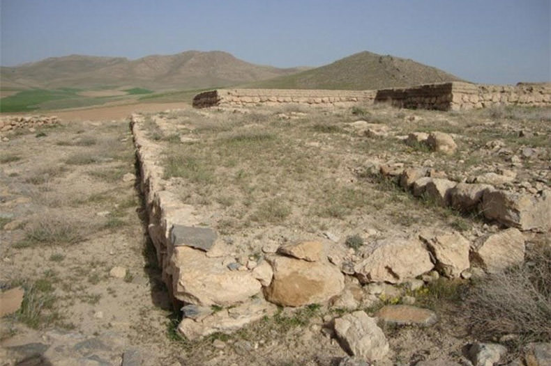 تجاوز به یک تپه باستانی متعلق به دوران هخامنشی در داراب