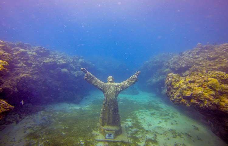 پارک مجسمه‌های زیر آب