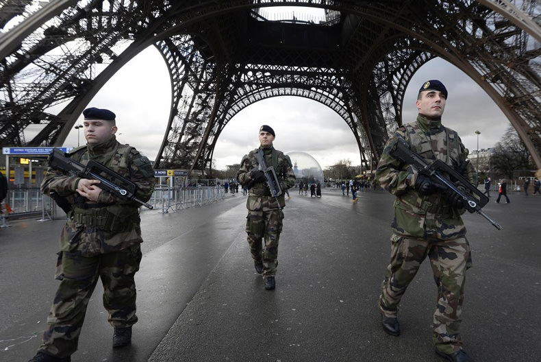 ضربه شدید حملات تروریستی به صنعت گردشگری فرانسه