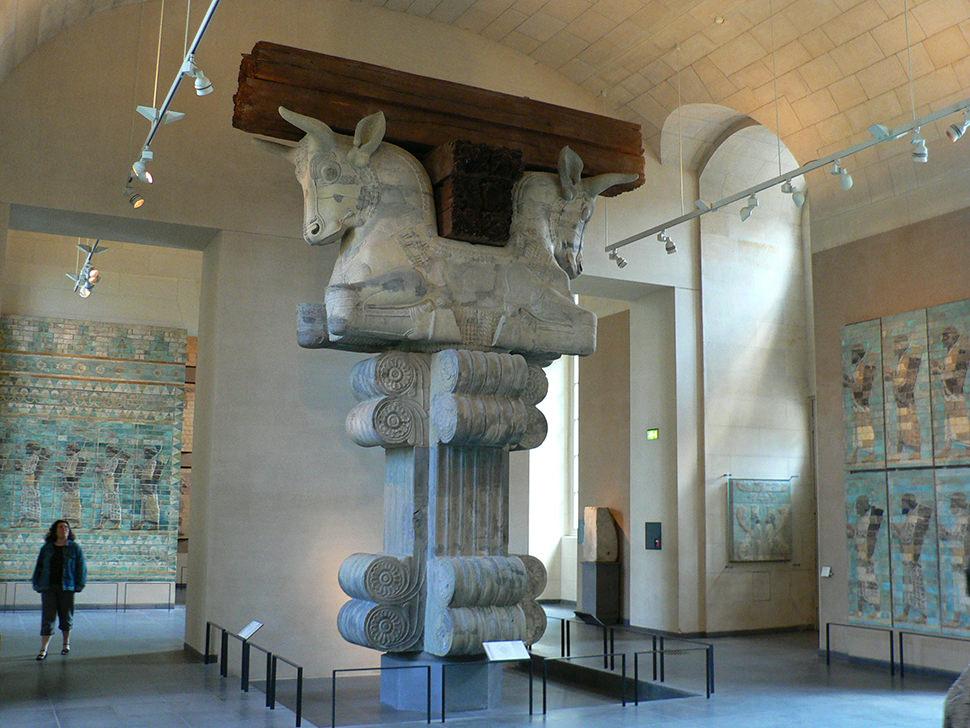 اسب دو سر سر ستون اصلی تخت جمشید در موزه لوور