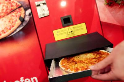 اولین دستگاه خودپرداز پیتزا در آمریکا