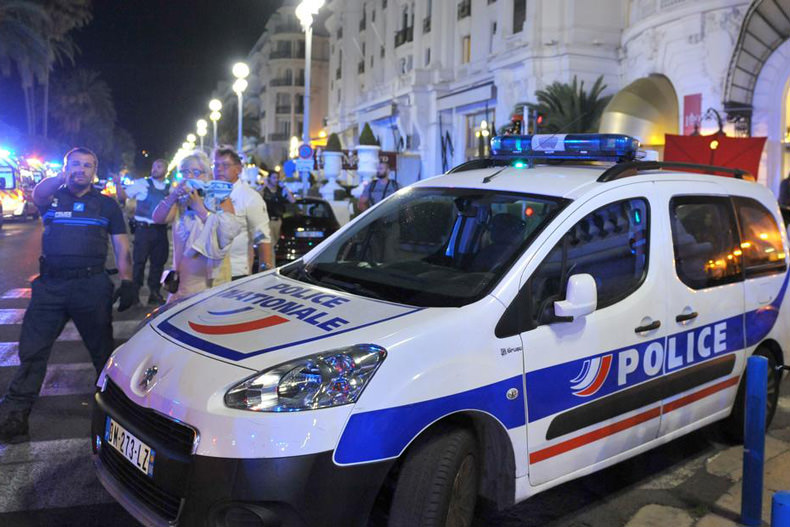 حملات تروریستی ۷۵۰ میلیون یورو به اقتصاد فرانسه ضرر زده است