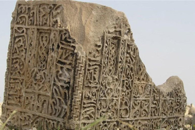قبرستان فال؛ آرامگاه‌ هایی با قدمت ۸۰۰ سال