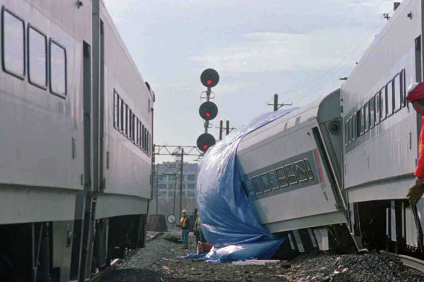 سانحه قطار در نیوجرسی؛ ۳ کشته و ۱۰۰ زخمی