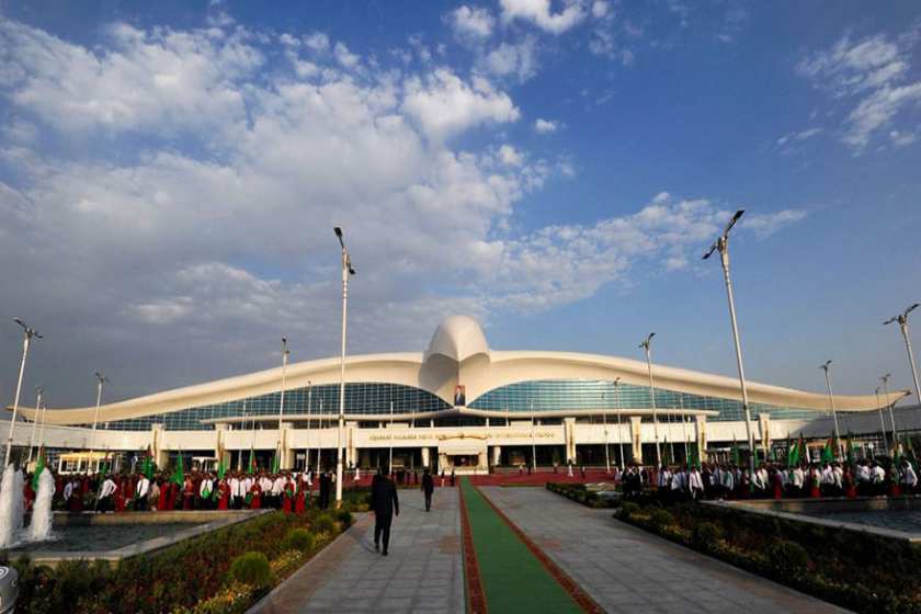 ترکمنستان فرودگاه جدید شاهین شکل خود را افتتاح کرد