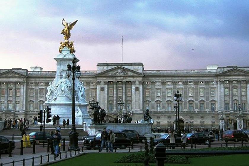 كاخ باكينگهام لندن، اقامتگاه اصلی خانواده سلطنتی بريتانيا