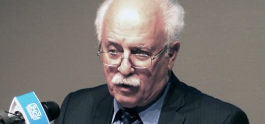 داریوش آشوری