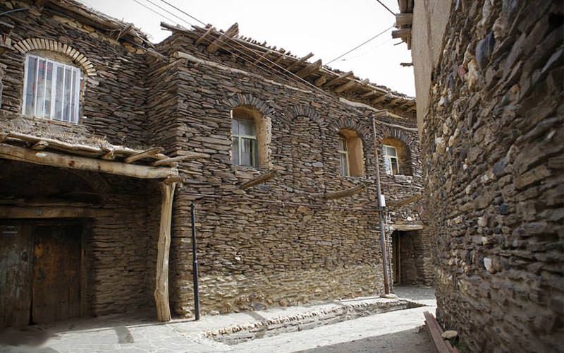 خانه‌های سنگی روستای ورکامه همدان