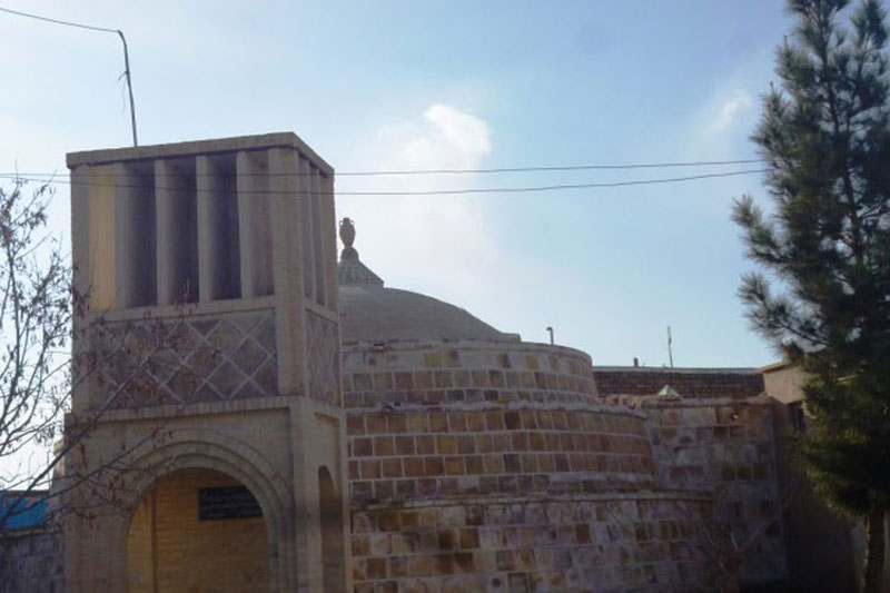 بنای سنگی برج چشمه مولید بیرجند