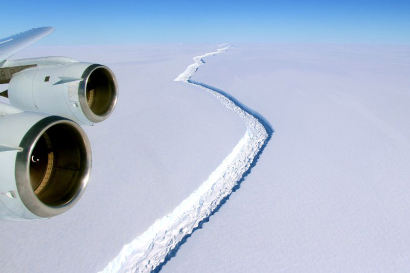 بخش بزرگی از یخ های قطب جنوب در حال جدا شدن است