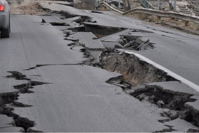 زلزله ۵/۱ ریشتری استان فارس را لرزاند؛ ۴ کشته و ۱ مصدوم