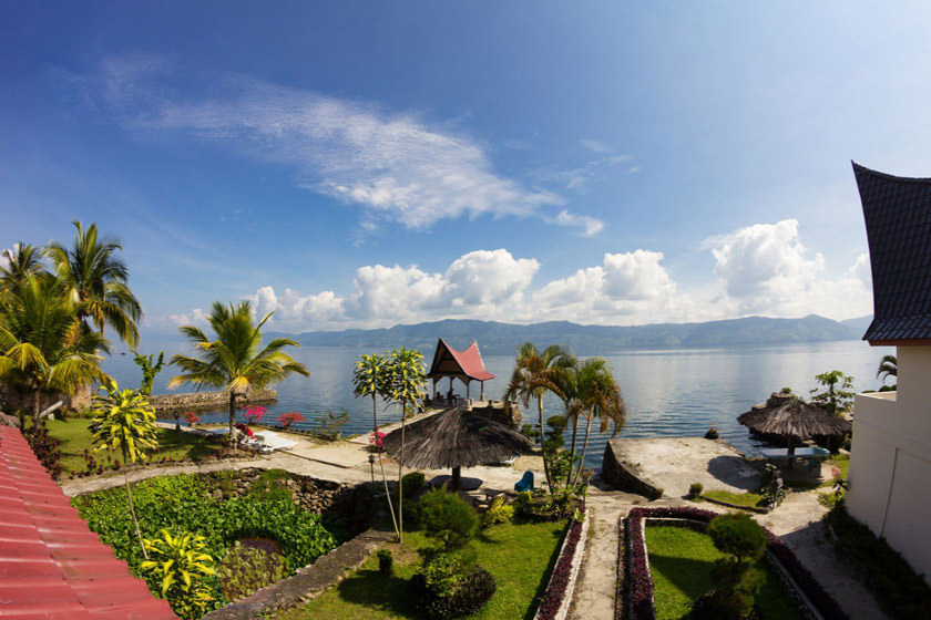 احداث مجموعه توریستی دریاچه توبا اندونزی