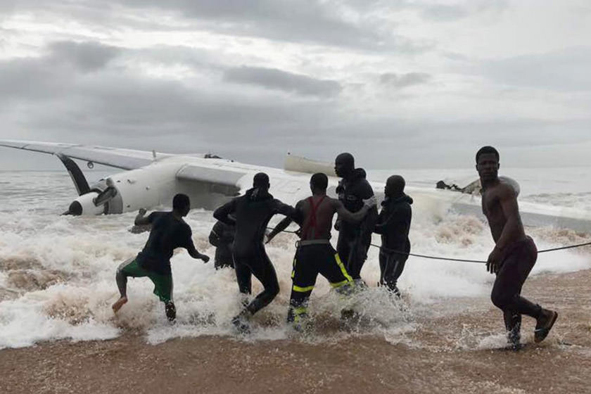 سقوط هواپیمای باربری در ساحل عاج