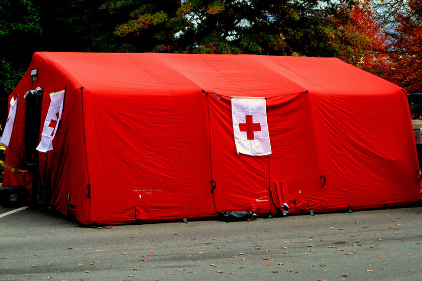 کمک نیم میلیون دلاری صلیب سرخ به زلزله زدگان کرمانشاه