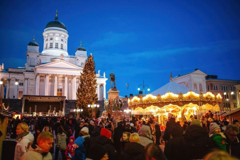 بازار کریسمس هلسینکی