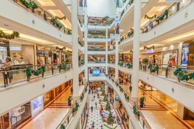 راهنمای خرید در کوالالامپور؛ گشتی در مراکز خرید مدرن و بازارچه‌های شبانه