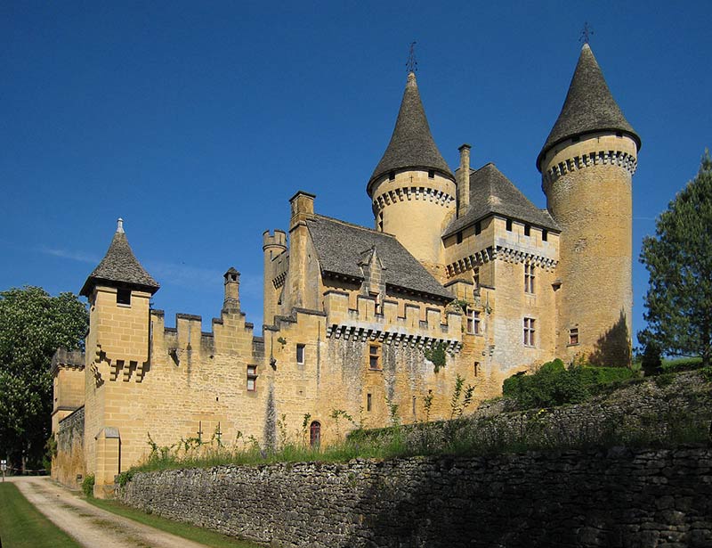 کاخ تسخیر شده Château de Puymartin در فرانسه