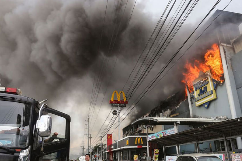 آتش سوزی مرکز تجاری در فیلیپین