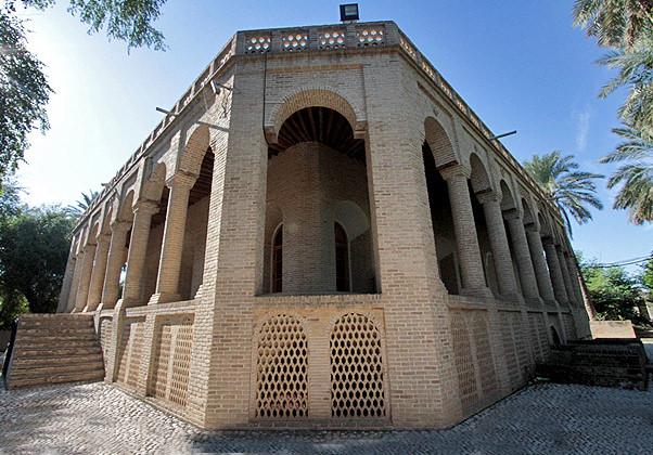 عمارت  صمیمی رامهرمز 