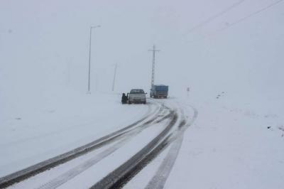 «جاده چالوس» و آزادراه «تهران-شمال» همچنان مسدود است