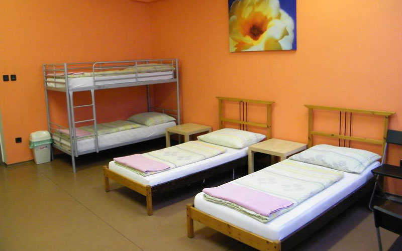 هتل زیرینی هاستل (Zrínyi Hostel)