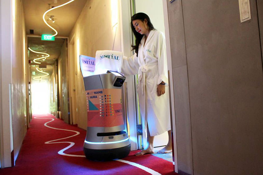 روبات ها مهماندار هتل می شوند