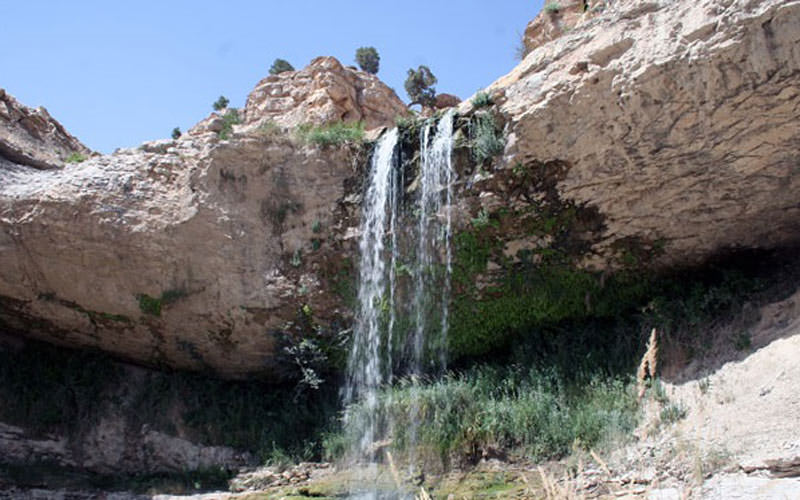 آبشار وه ریز و صخره های سنگی ایلام