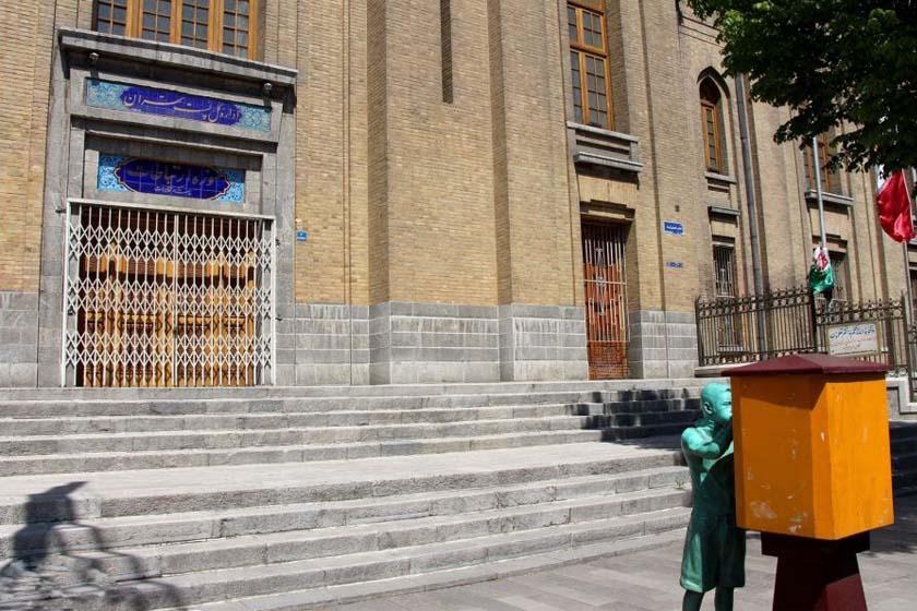 گردشگران نوروزی پشت در موزه های بسته تهران