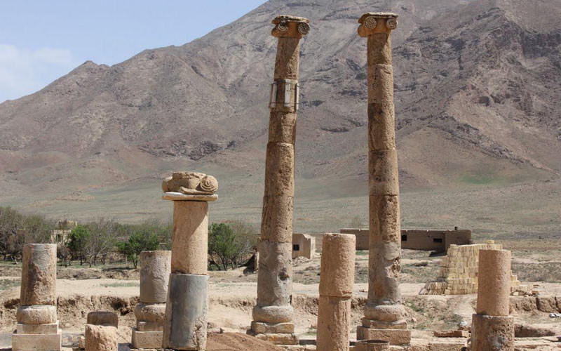 ستون های تاریخی آتشکده خورهه محلات