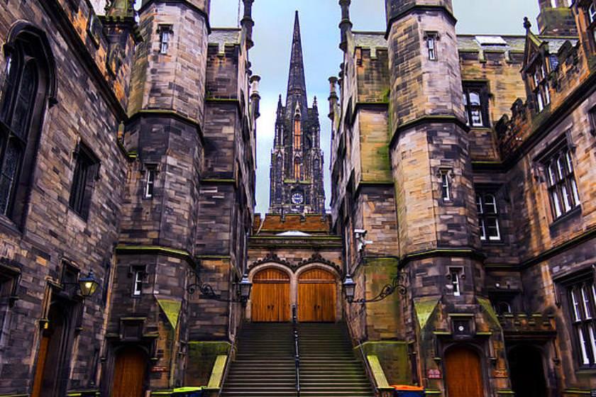 ۹ دانشگاه برتر اسکاتلند، سرزمین آیین های ملی و جشنواره های بین المللی